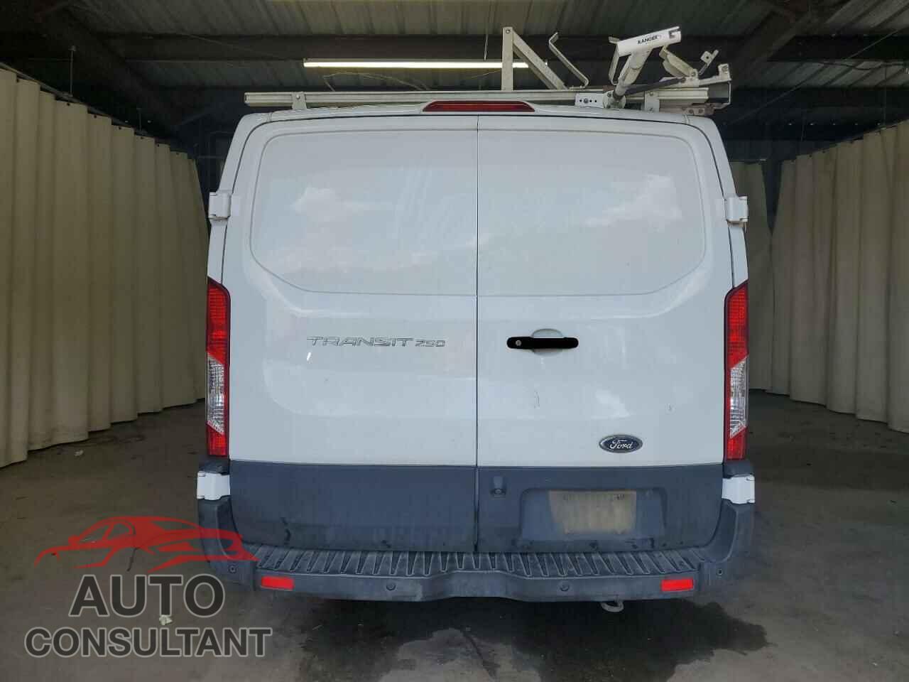 FORD TRANSIT 2019 - 1FTYR1YM8KKB63752
