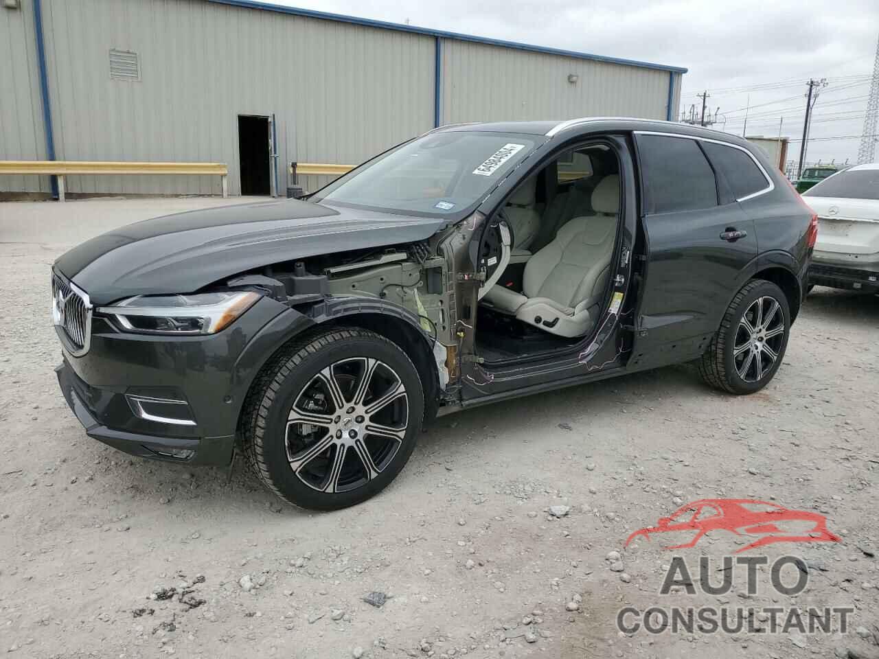 VOLVO XC60 2018 - YV4102RL8J1057844