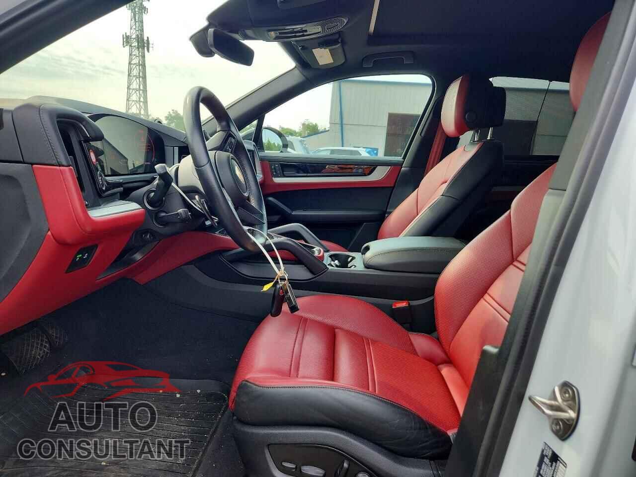 PORSCHE CAYENNE 2024 - WP1AA2AY1RDA09554