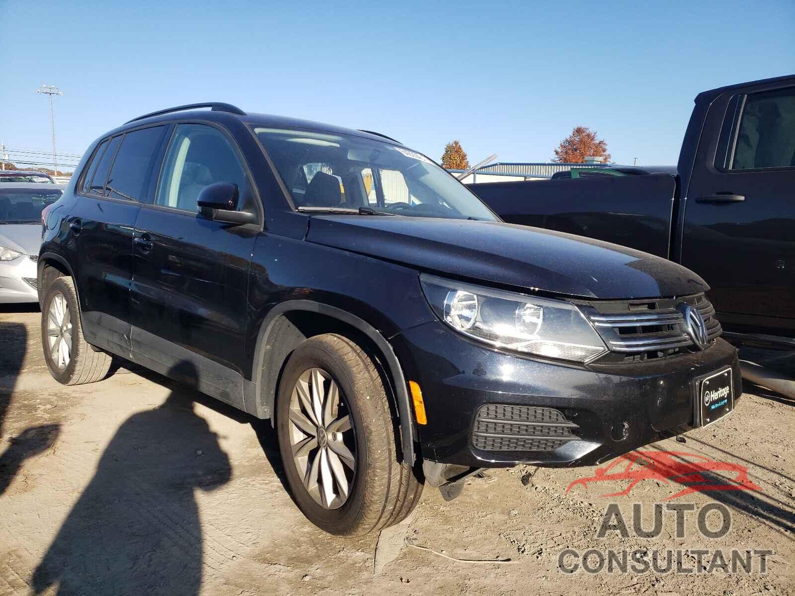 VOLKSWAGEN TIGUAN 2017 - WVGAV7AX0HK052234