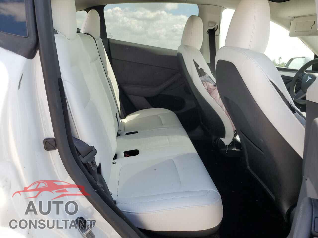 TESLA MODEL Y 2024 - 7SAYGDEDXRF044347