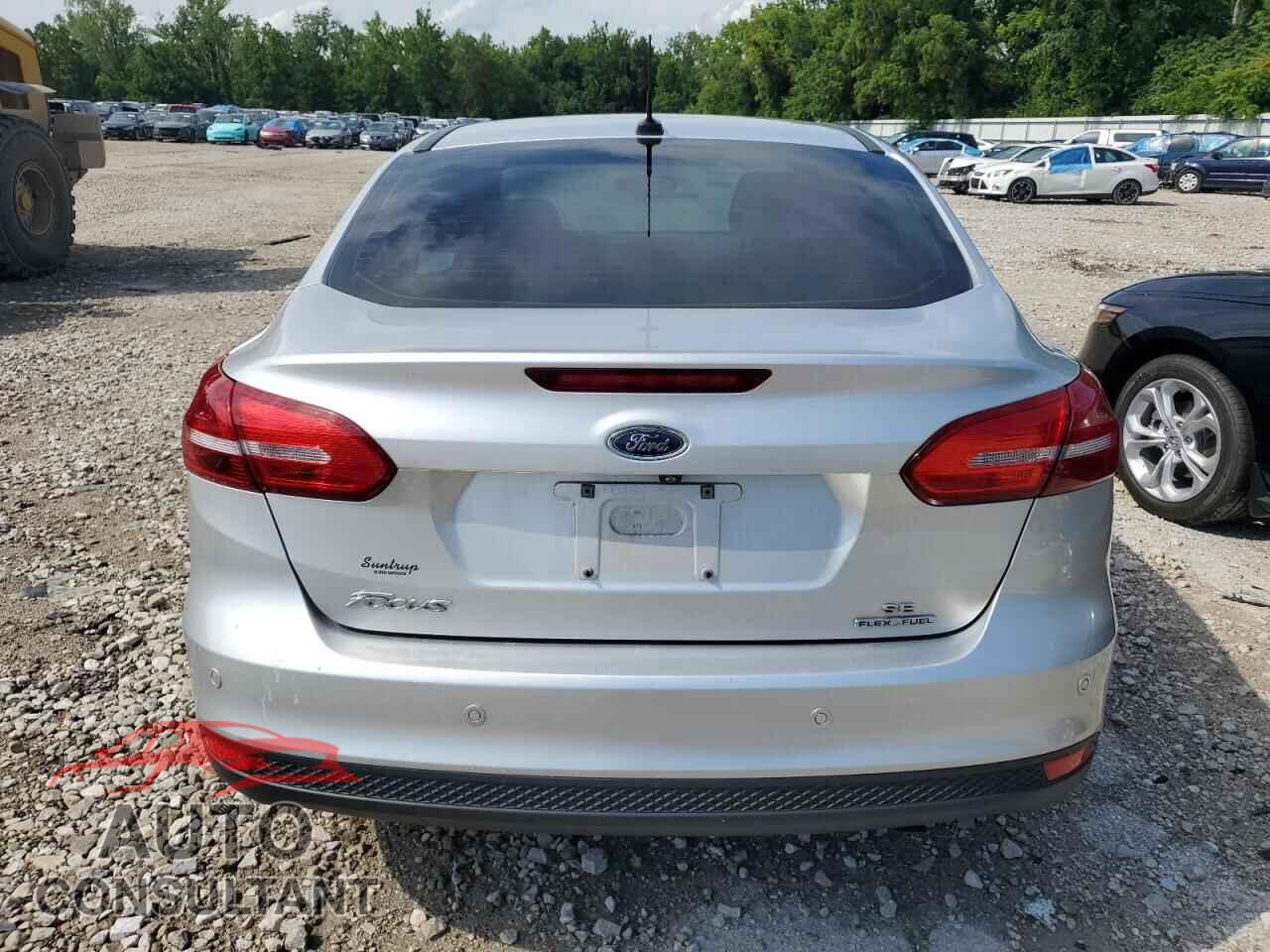FORD FOCUS 2016 - 1FADP3F25GL361147