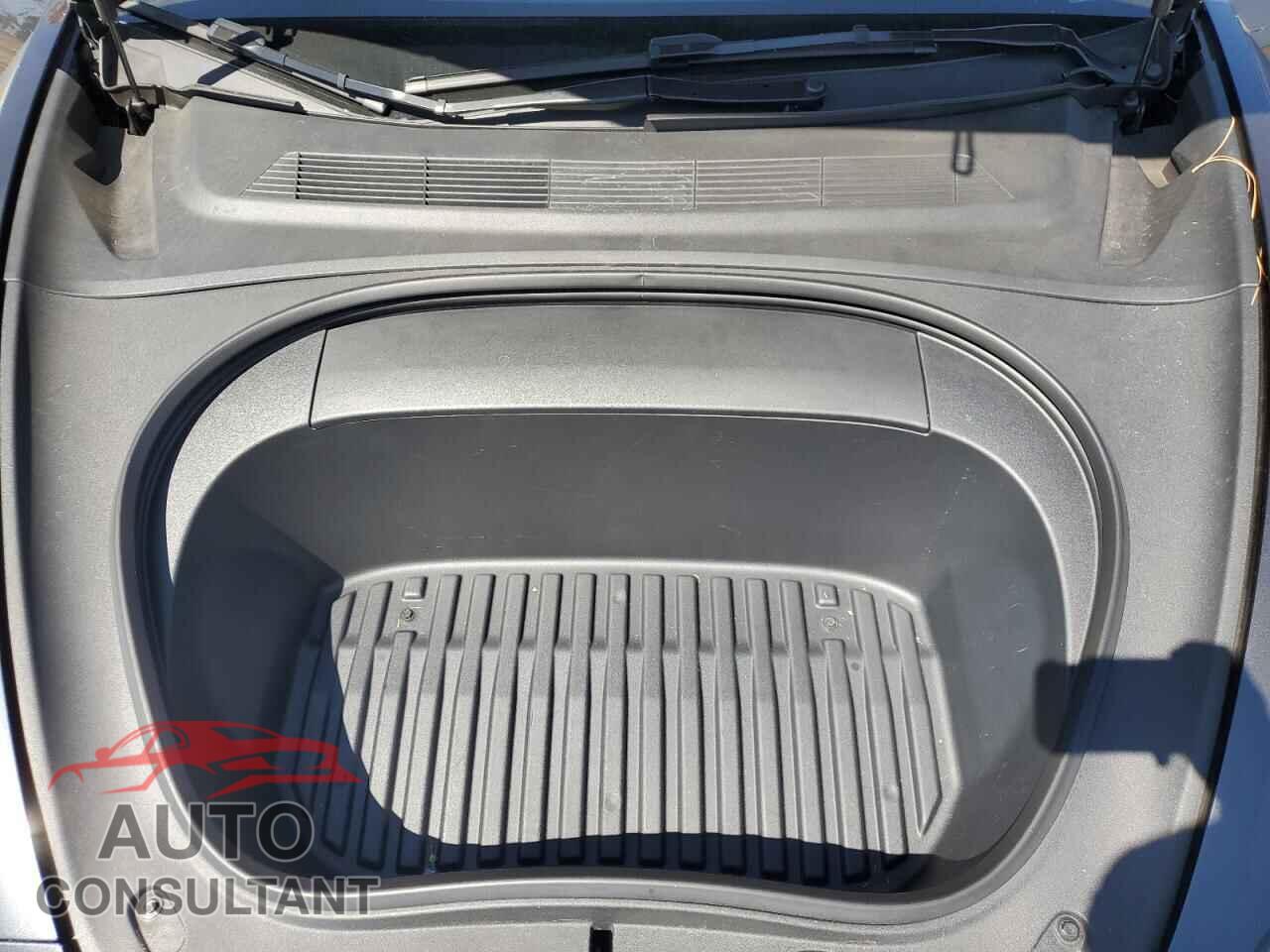 TESLA MODEL 3 2024 - 5YJ3E1EA7RF718679