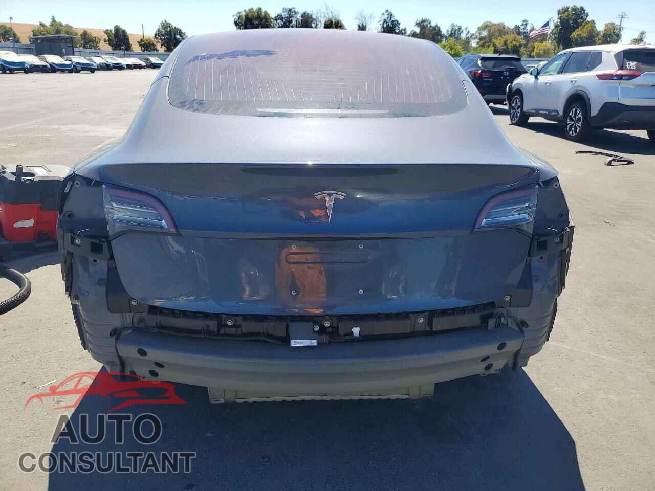 TESLA MODEL 3 2018 - 5YJ3E1EA7JF038205