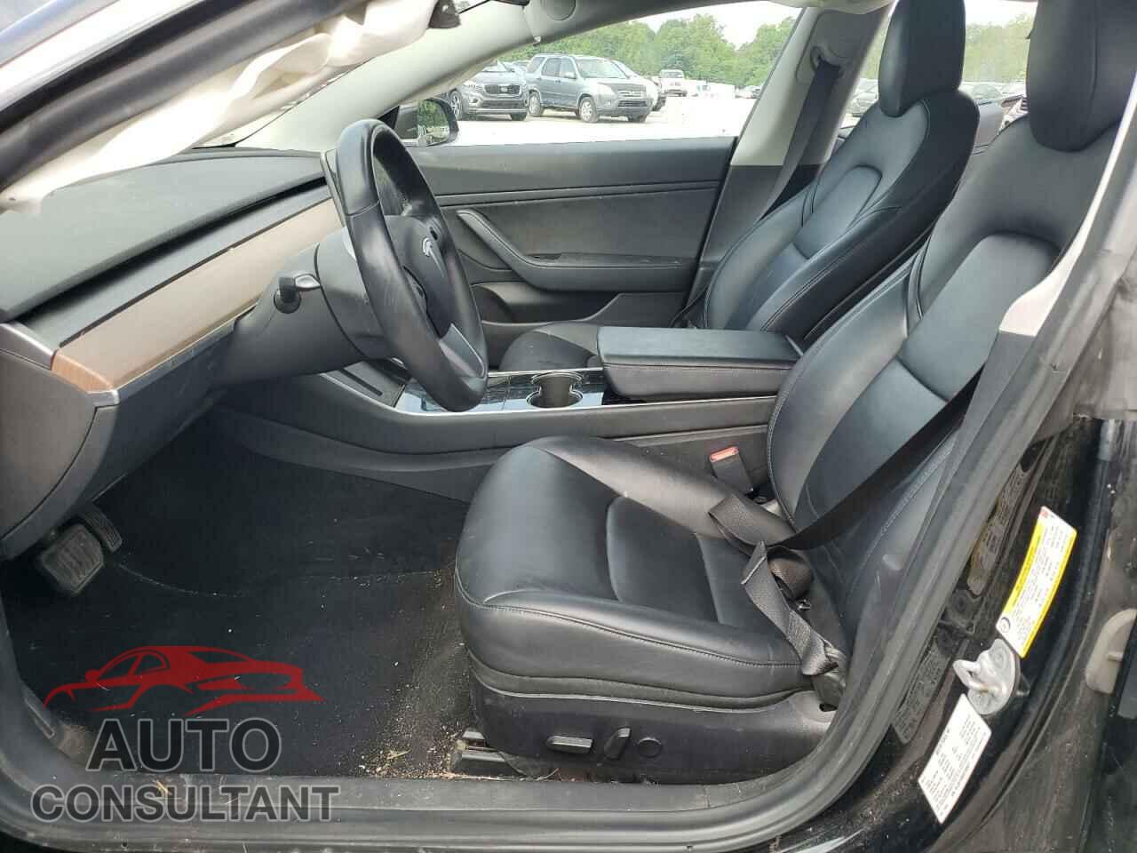 TESLA MODEL 3 2019 - 5YJ3E1EB8KF208971
