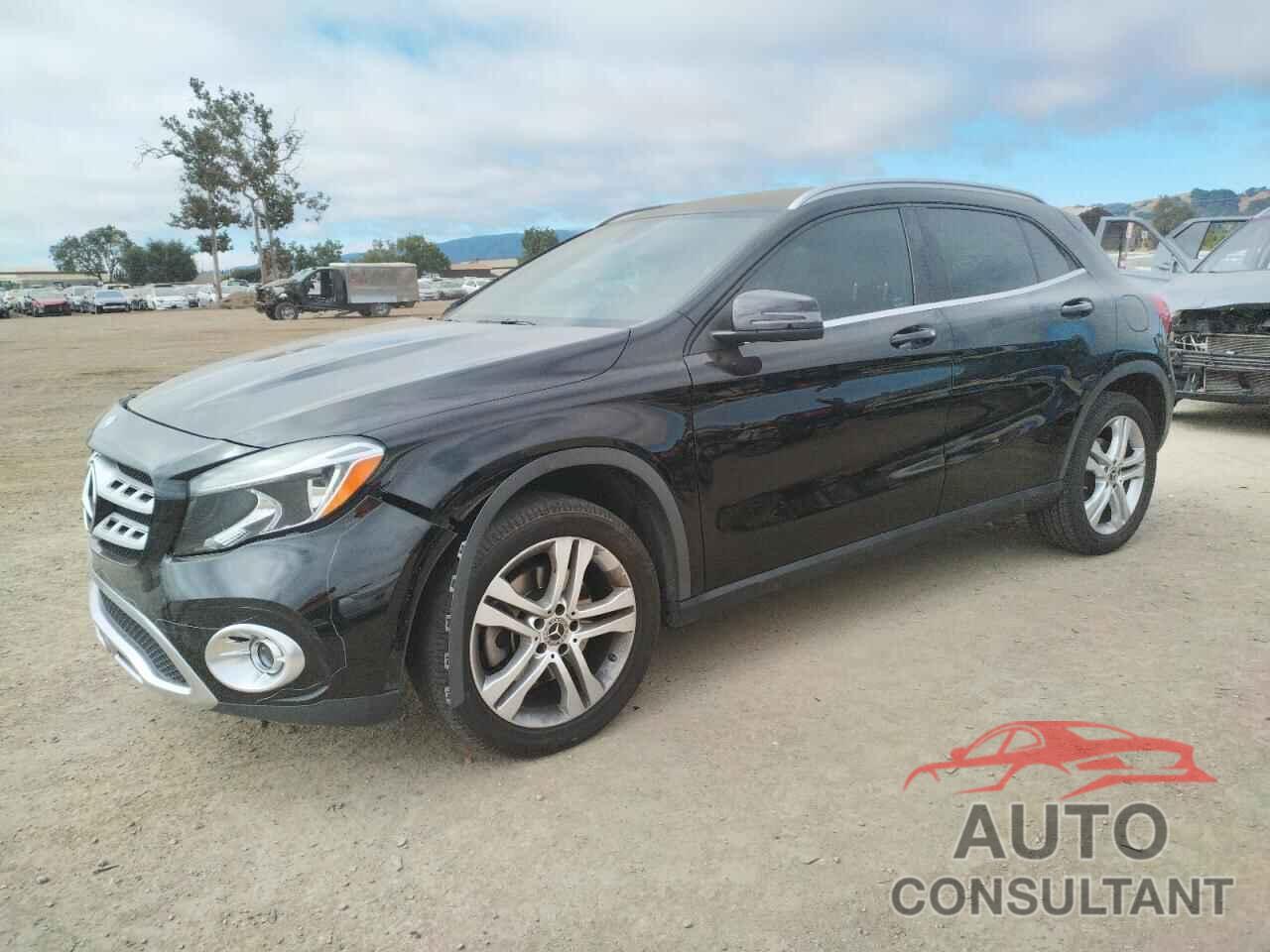 MERCEDES-BENZ GLA-CLASS 2019 - WDCTG4GB3KU019803
