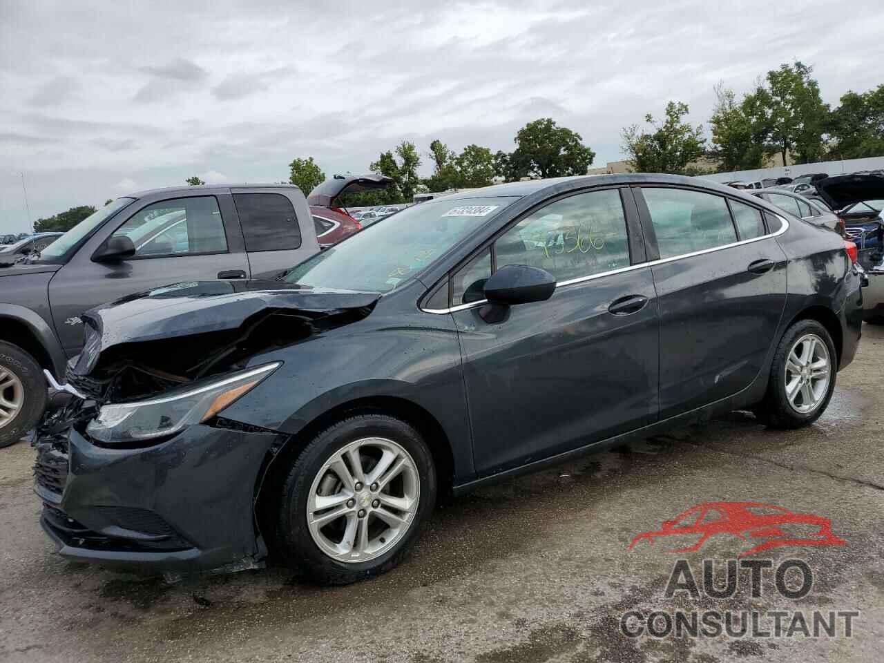 CHEVROLET CRUZE 2018 - 1G1BE5SM7J7135789