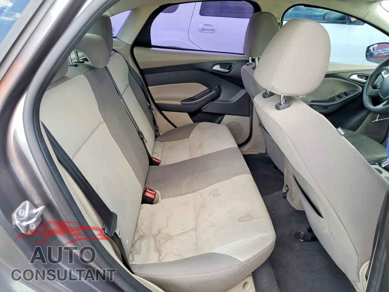 FORD FOCUS 2014 - 1FADP3F24EL462015