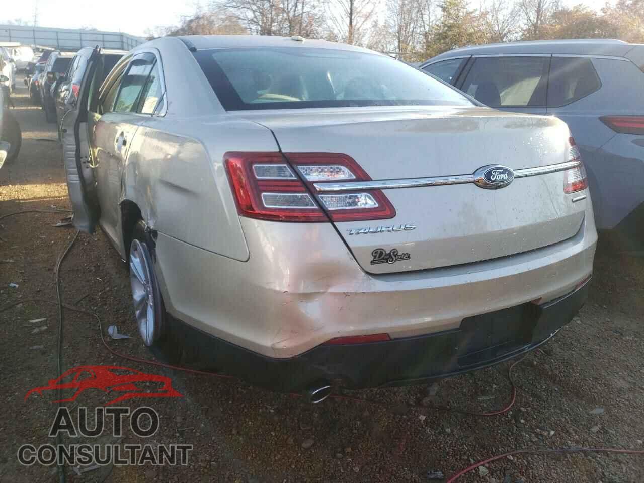 FORD TAURUS 2018 - 1FAHP2D84JG114043