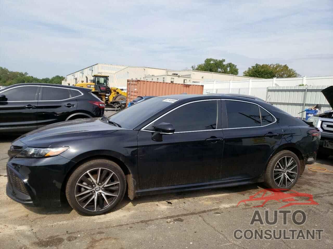 TOYOTA CAMRY 2023 - 4T1G11BK5PU074254