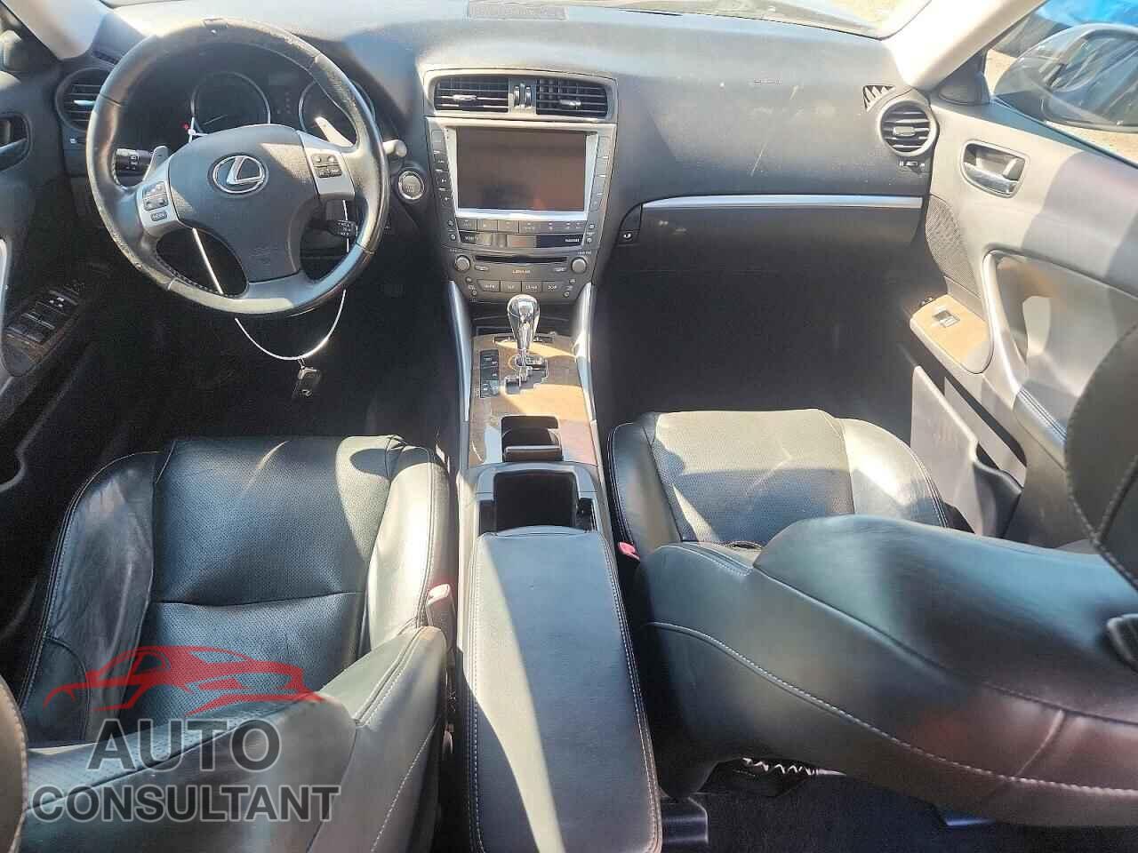 LEXUS IS 2011 - JTHCF5C27B5048380