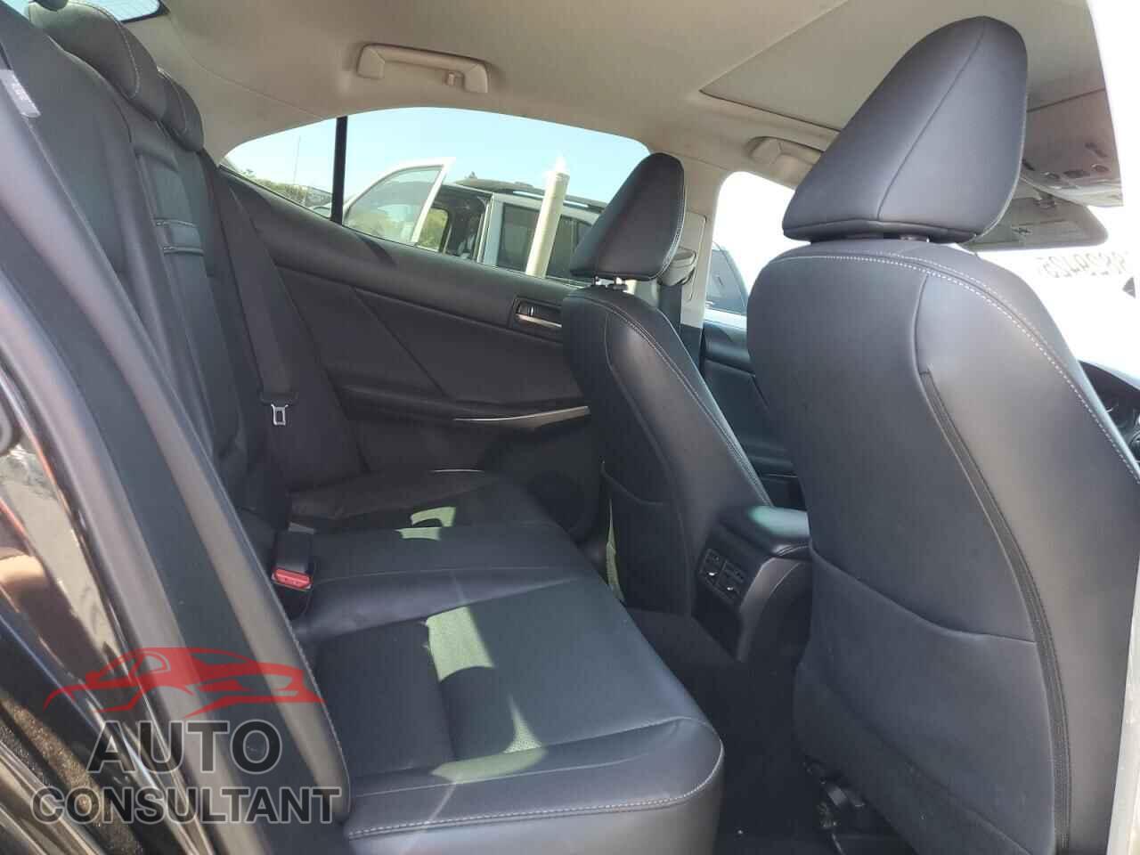 LEXUS IS 2018 - JTHBA1D21J5078393