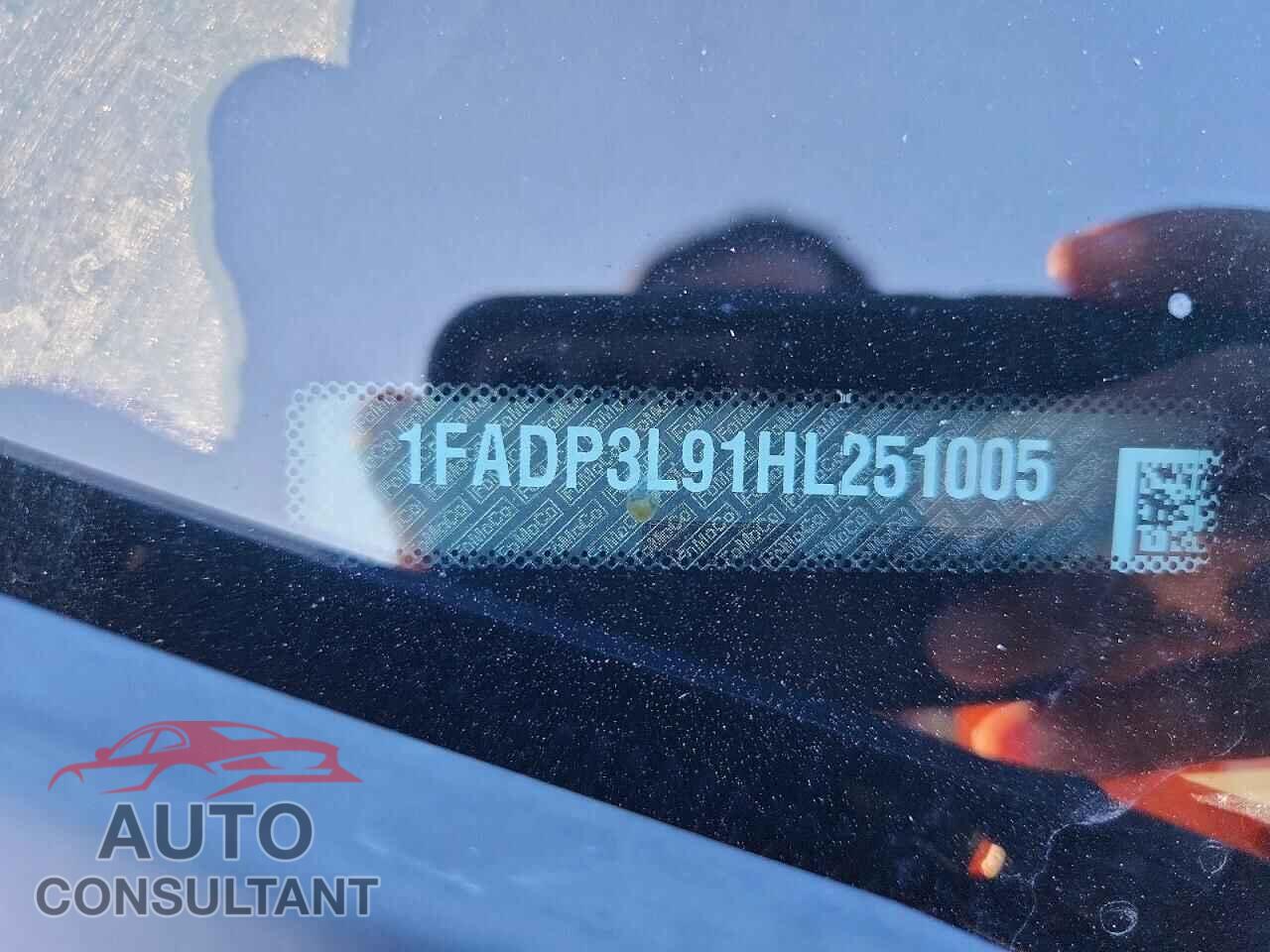 FORD FOCUS 2017 - 1FADP3L91HL251005