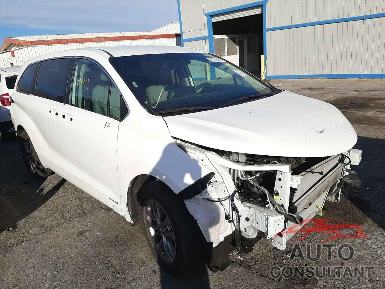 TOYOTA SIENNA 2021 - 5TDKRKEC5MS027033