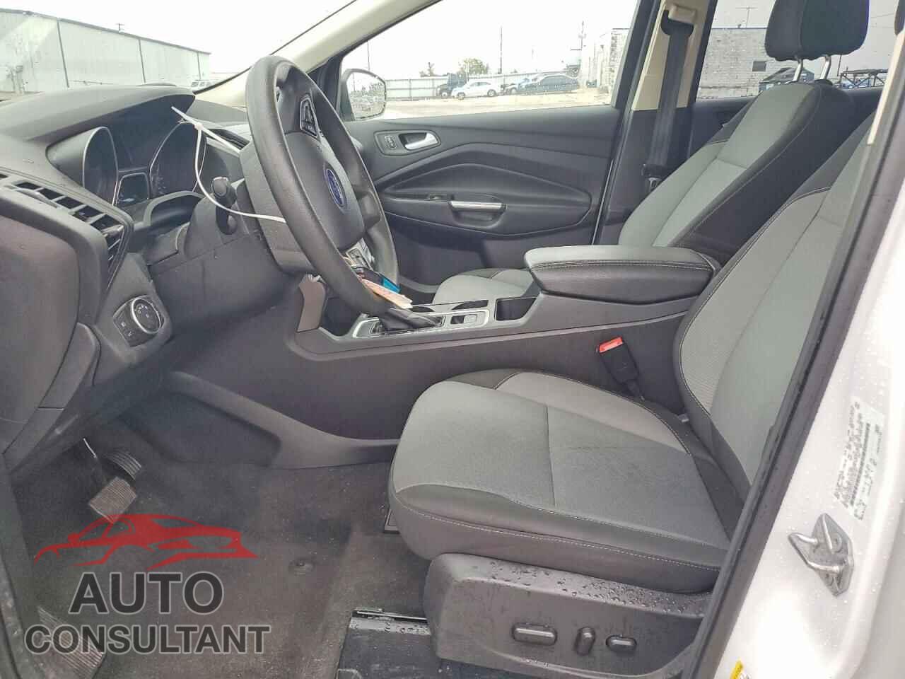 FORD ESCAPE 2017 - 1FMCU9GDXHUC96367