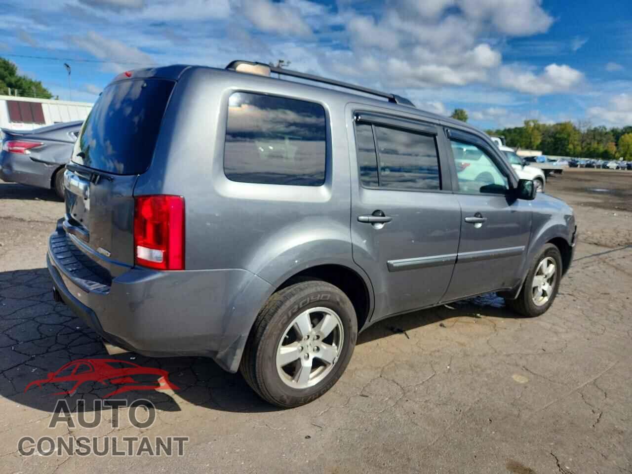 HONDA PILOT 2011 - 5FNYF4H50BB076587