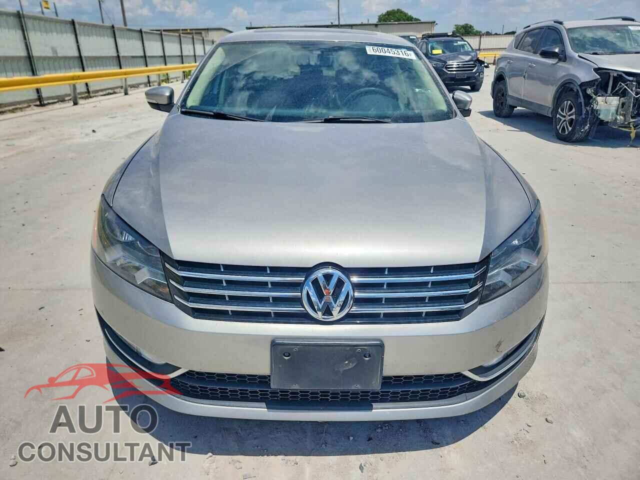 VOLKSWAGEN PASSAT 2014 - 1VWCN7A32EC087242