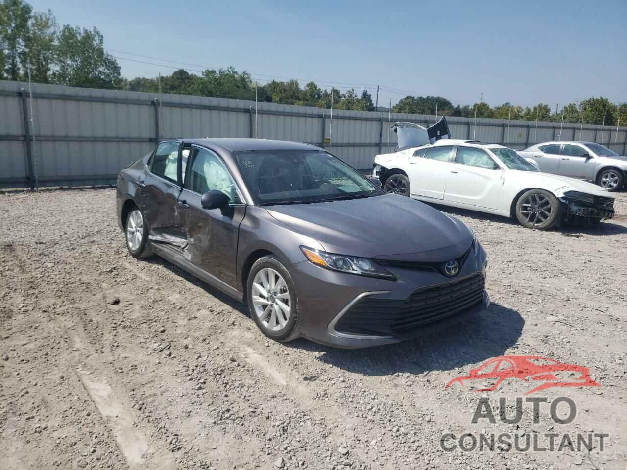 TOYOTA CAMRY 2021 - 4T1C11AK0MU445574