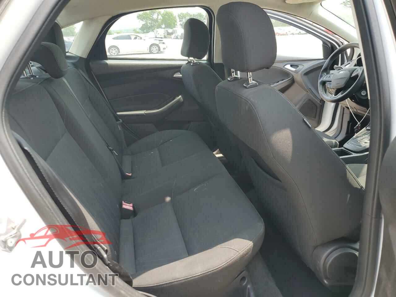 FORD FOCUS 2015 - 1FADP3F21FL308234