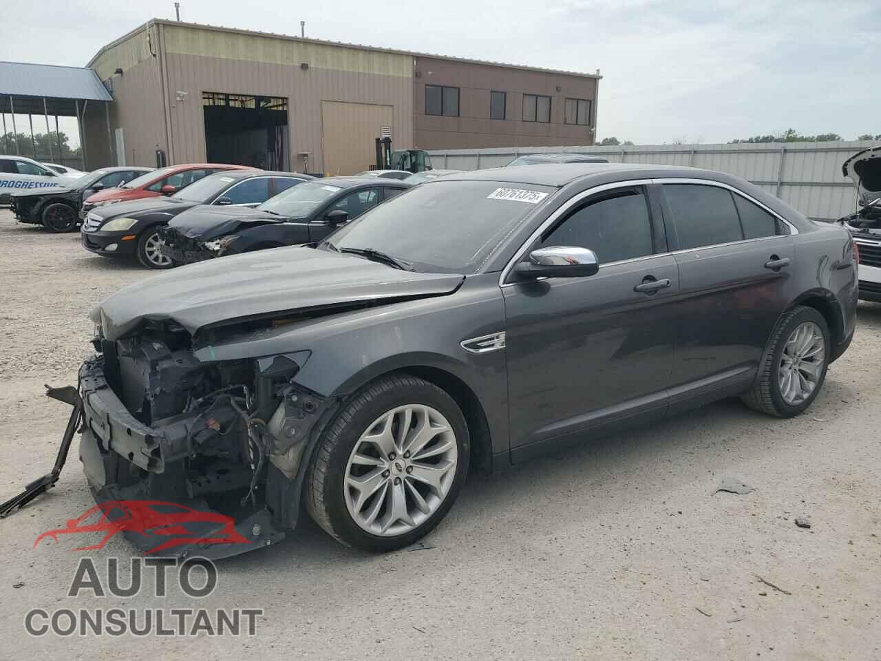 FORD TAURUS 2018 - 1FAHP2F84JG110426