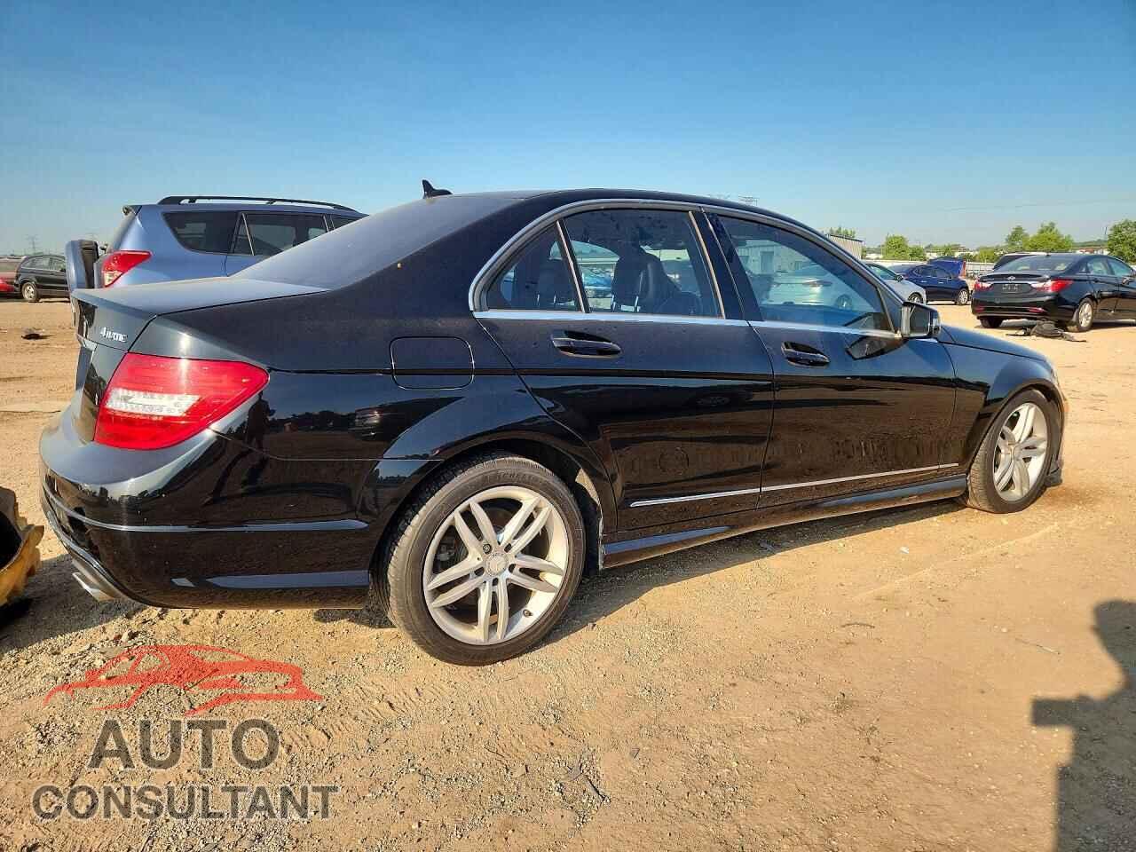 MERCEDES-BENZ C-CLASS 2013 - WDDGF8AB7DR283645