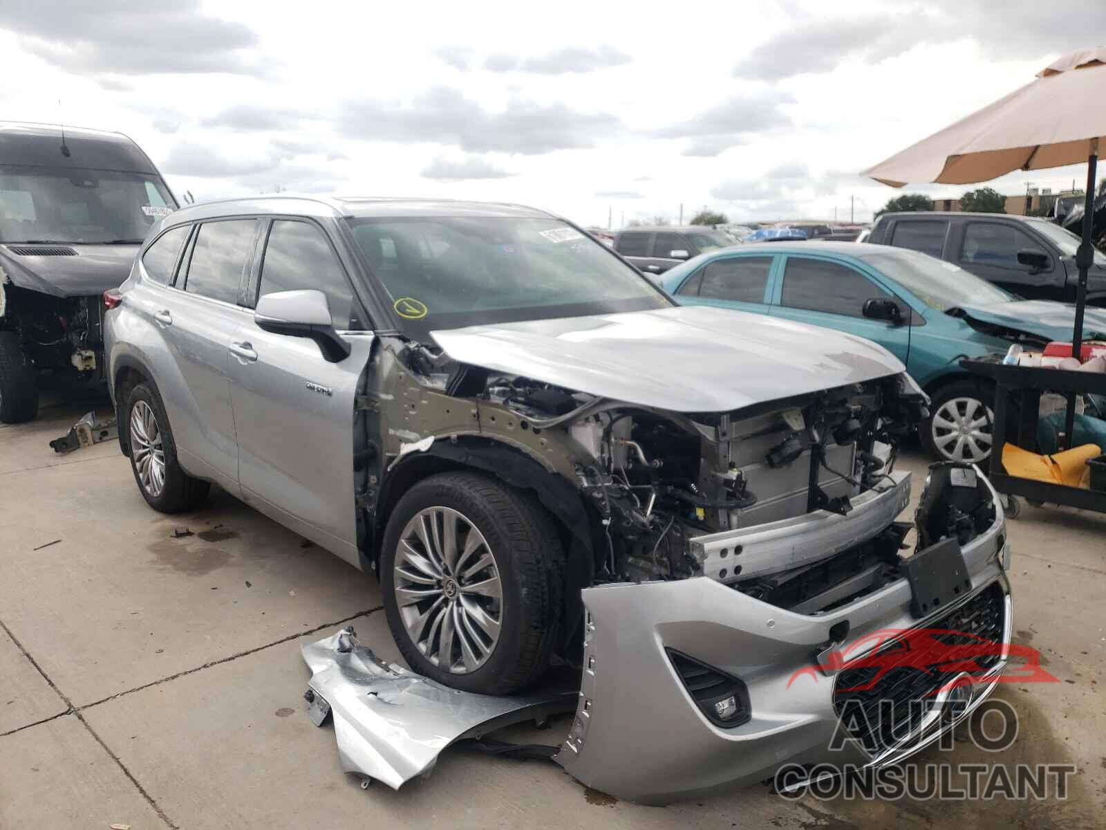 TOYOTA HIGHLANDER 2021 - 5TDFARAH2MS009320