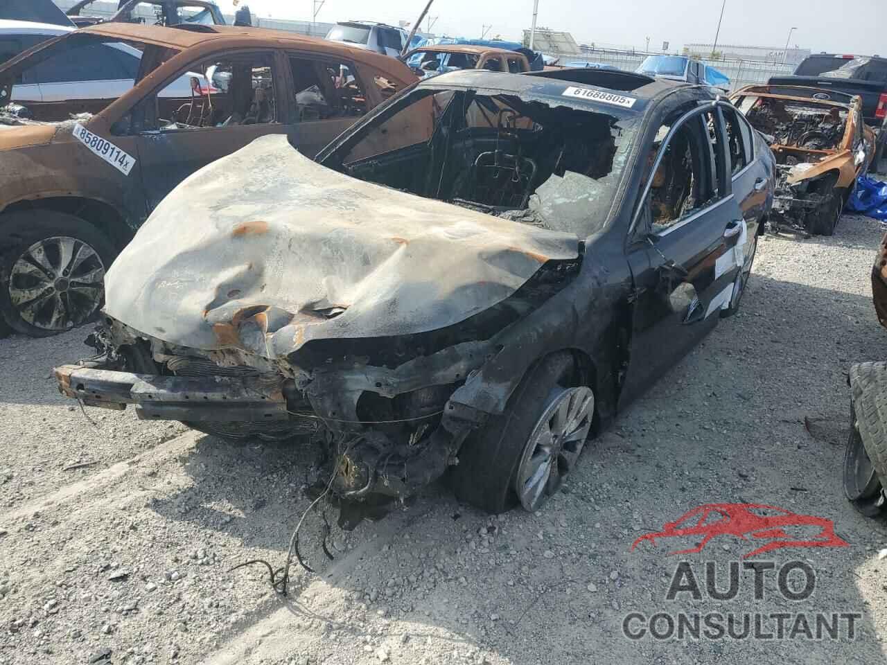 HONDA ACCORD 2013 - 1HGCR2F80DA194557