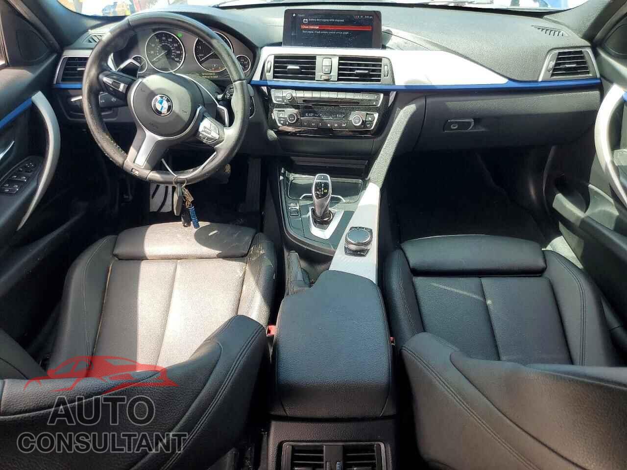 BMW 3 SERIES 2018 - WBA8B9C52JEE81981