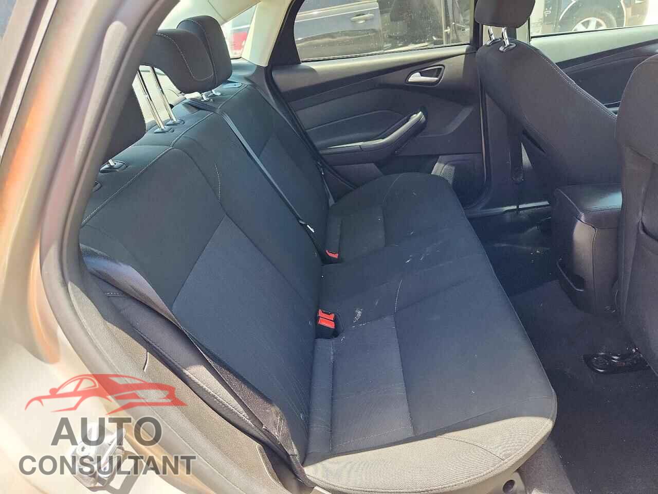 FORD FOCUS 2016 - 1FADP3F28GL402502