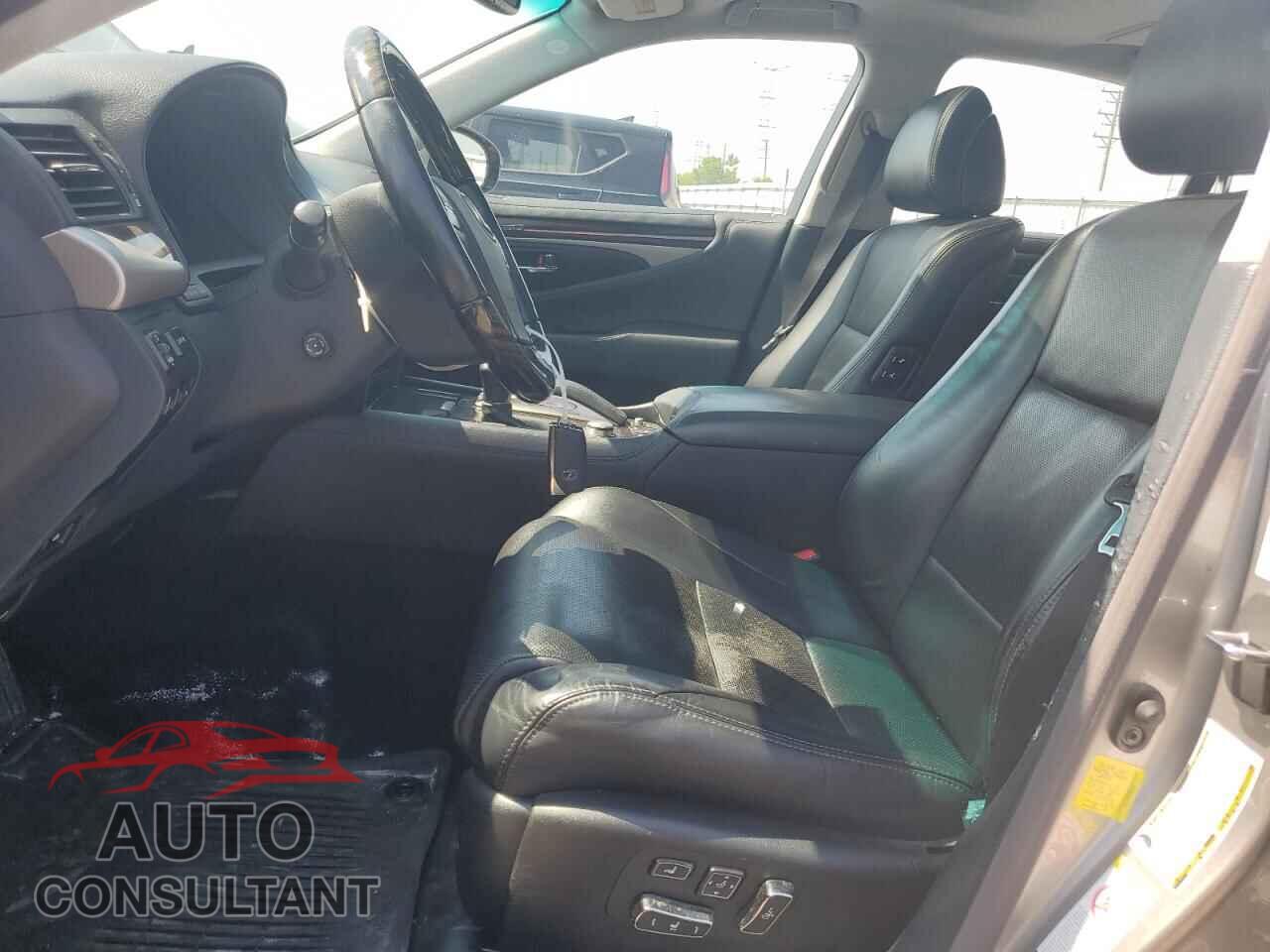 LEXUS LS460 2017 - JTHCL5EF5H5029232