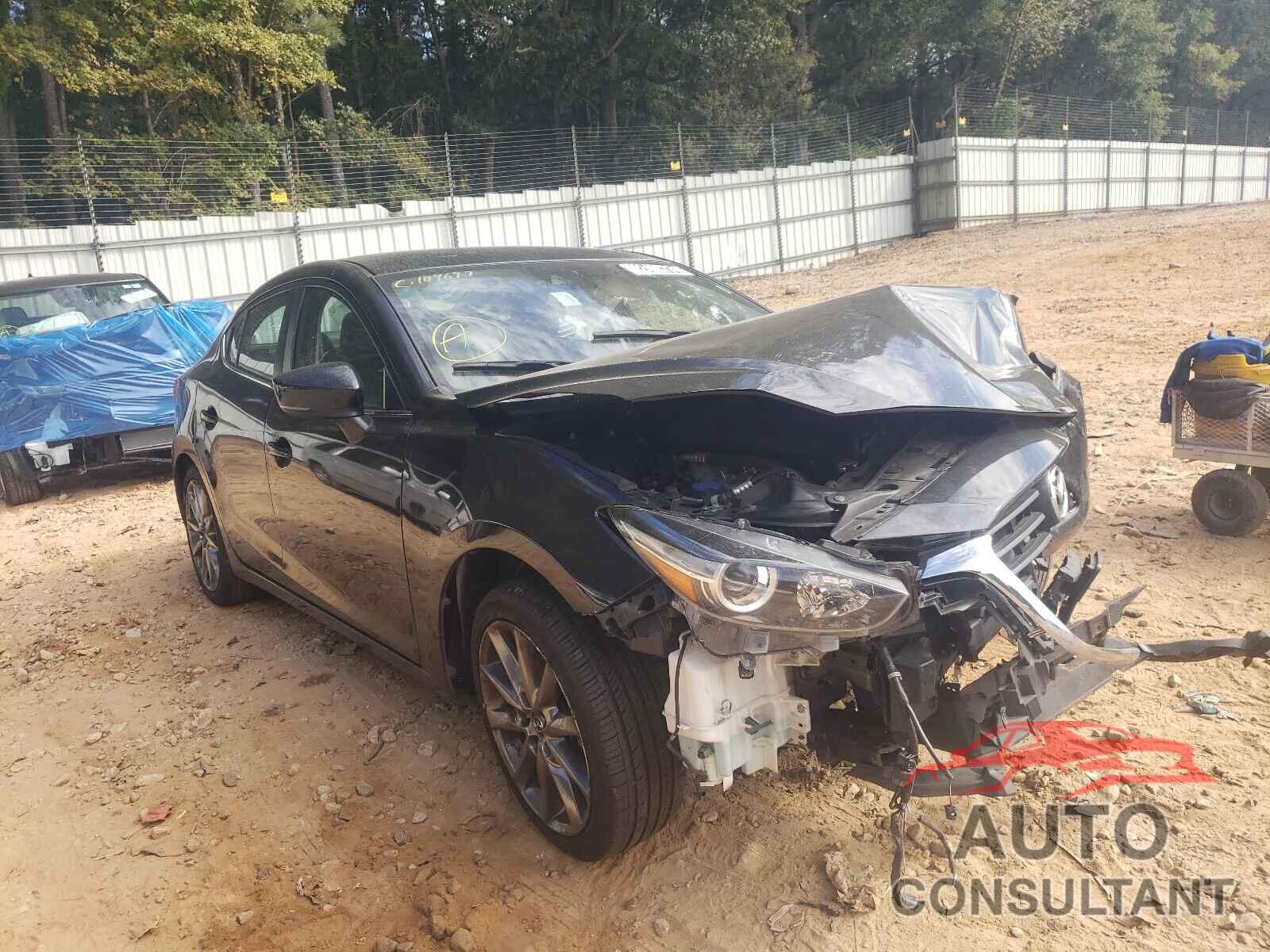 MAZDA 3 2018 - 3MZBN1V32JM183612