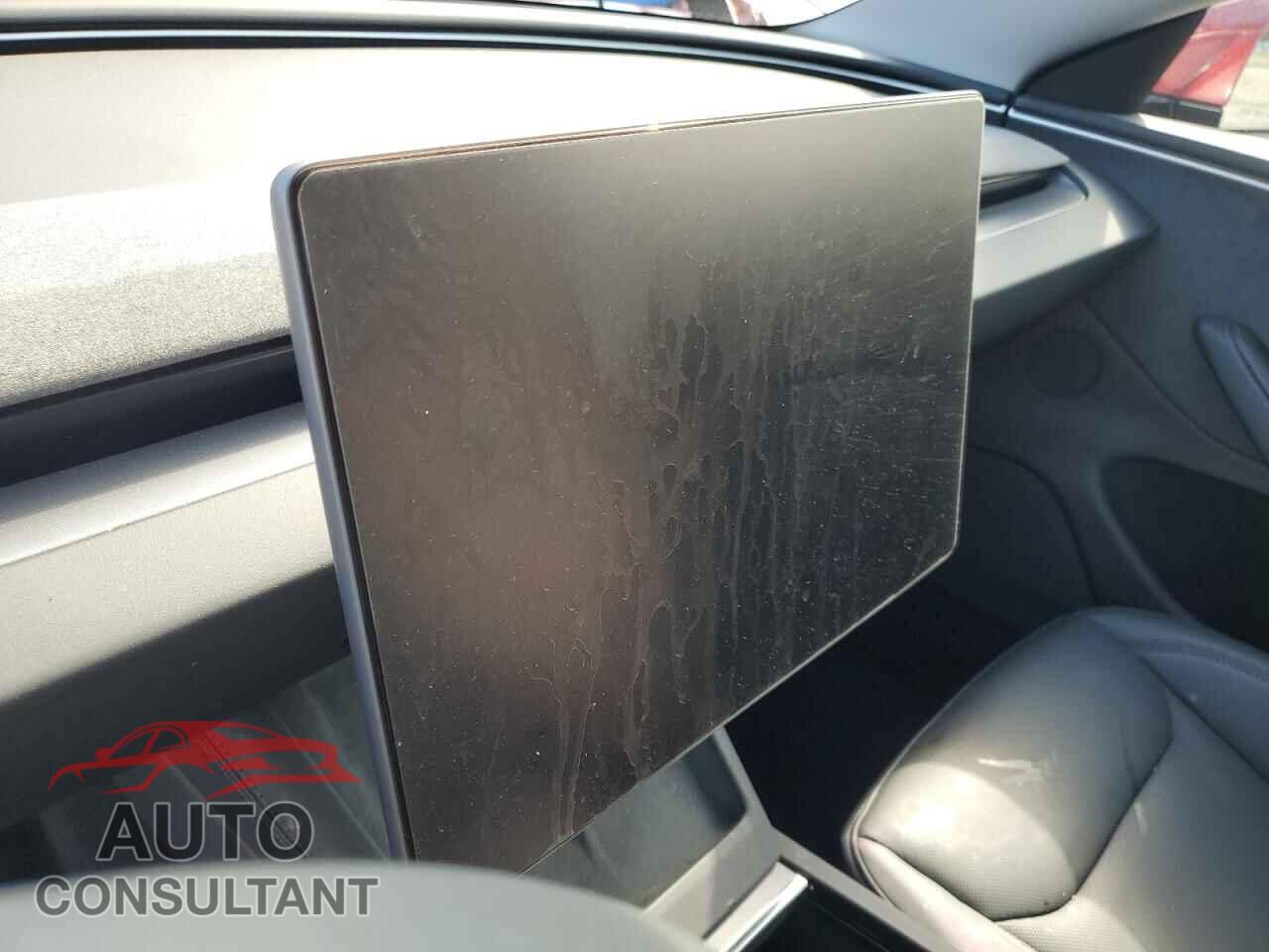 TESLA MODEL 3 2024 - 5YJ3E1EB3RF813877