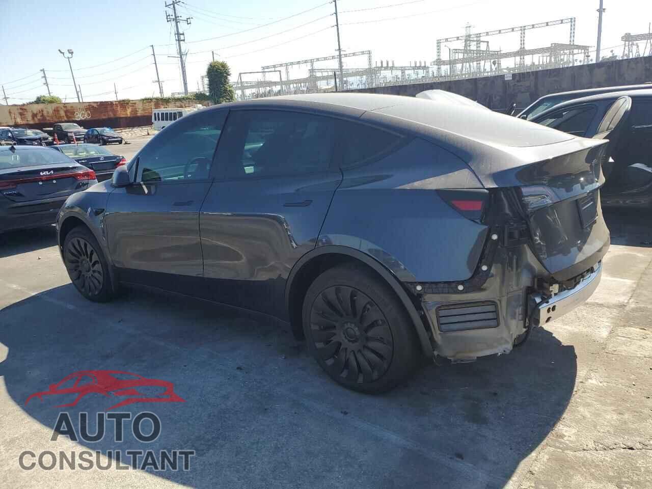 TESLA MODEL Y 2024 - 7SAYGDEE0RF064292