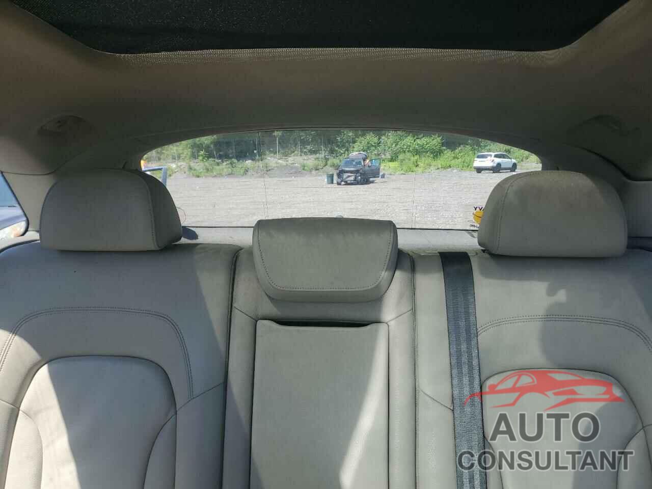 AUDI Q5 2012 - WA1LFAFP0CA051643