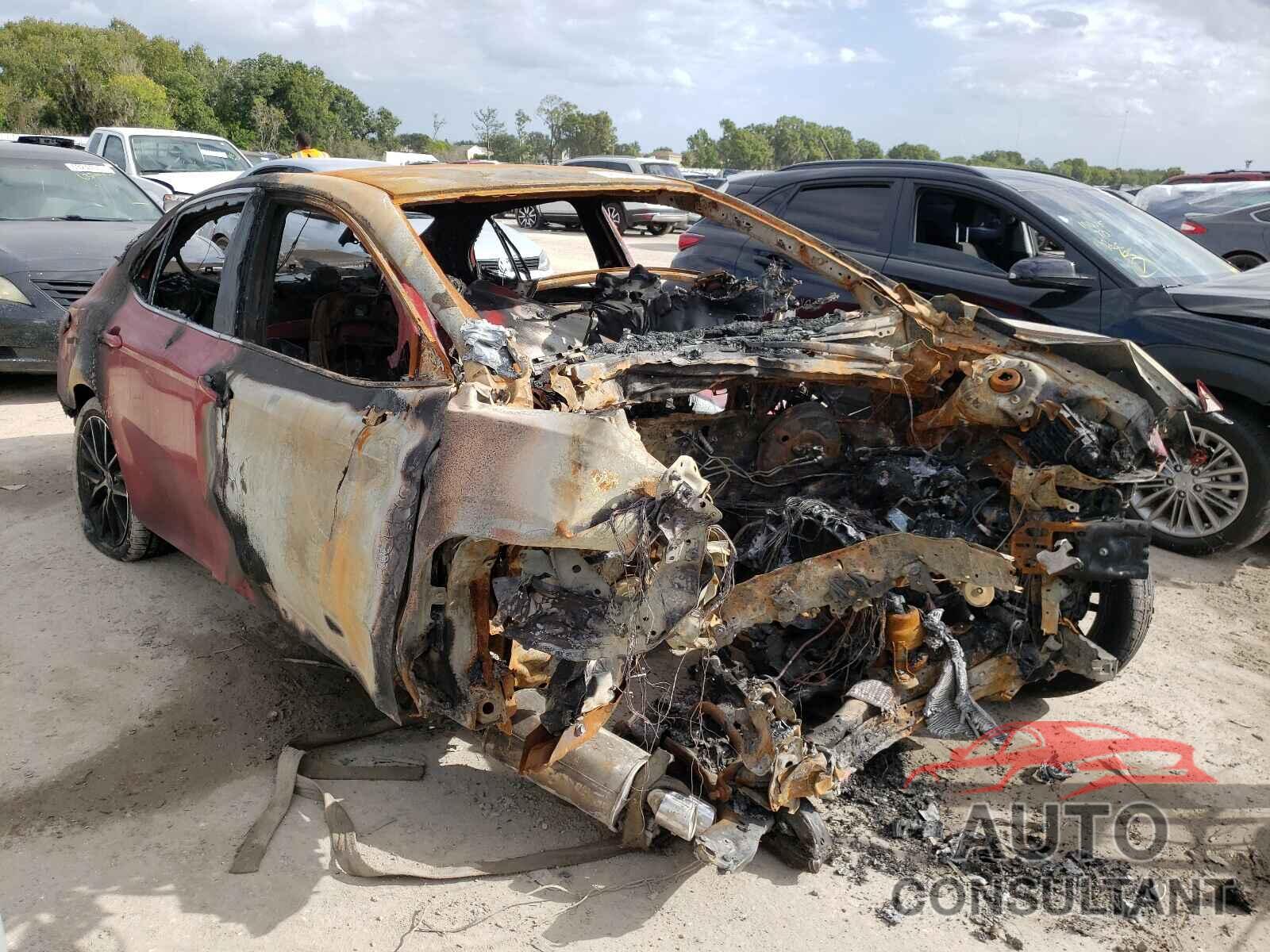 TOYOTA CAMRY 2021 - 4T1G11AK6MU493758