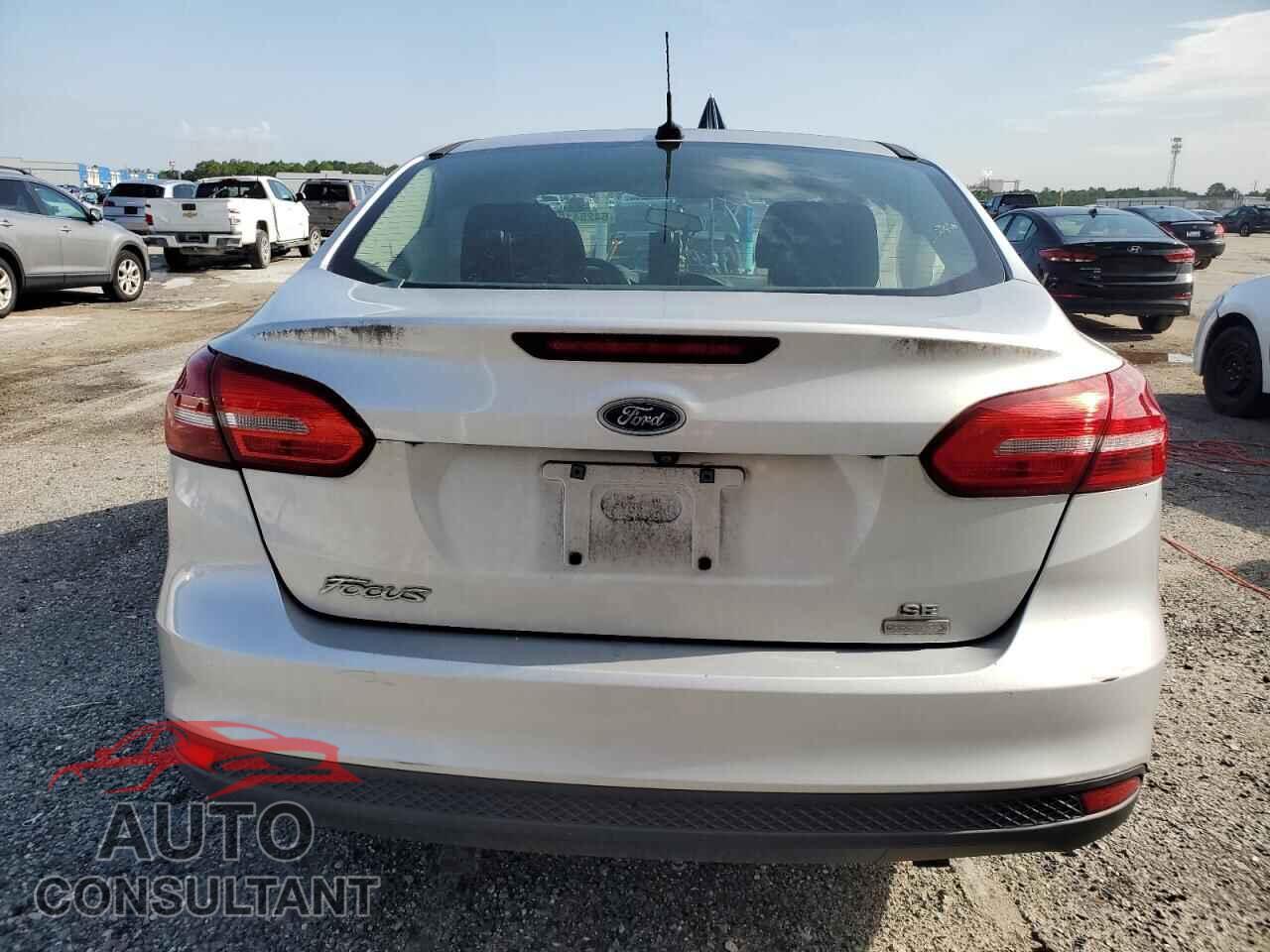 FORD FOCUS 2018 - 1FADP3FE7JL329723