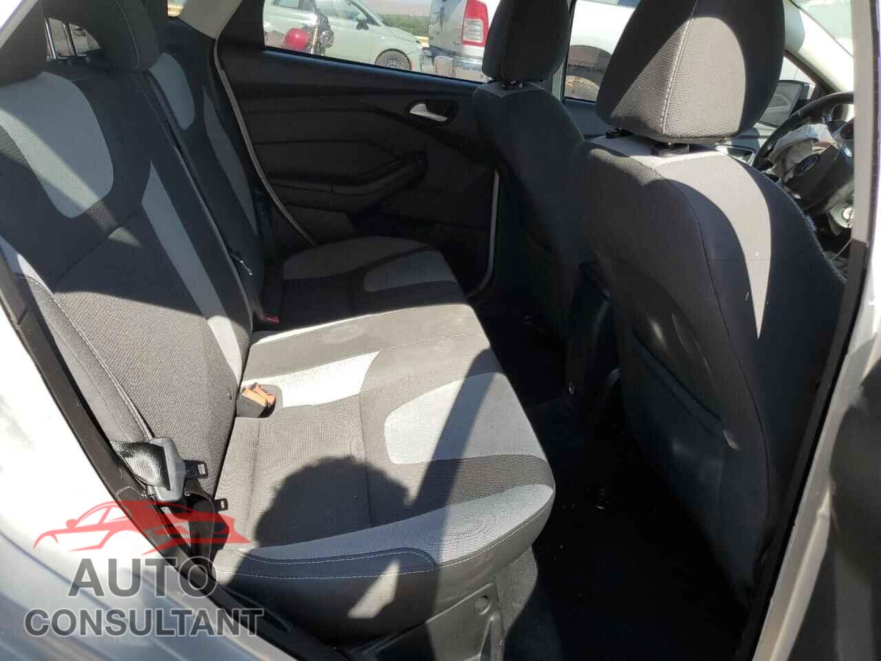 FORD FOCUS 2014 - 1FADP3F23EL447327