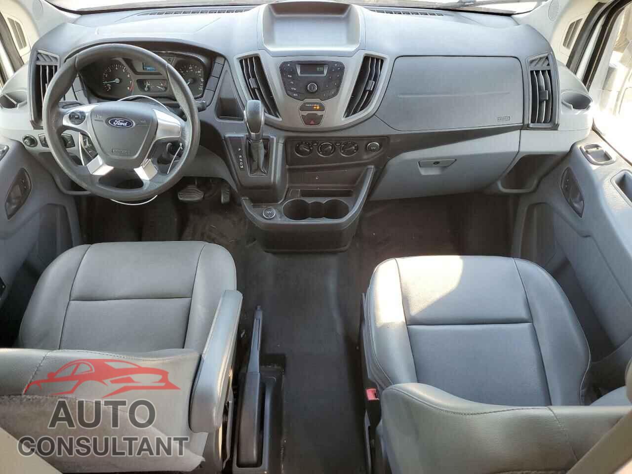 FORD TRANSIT 2018 - 1FTYR2XM0JKA61884