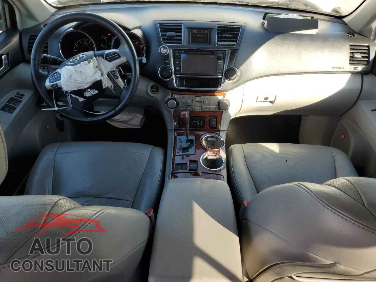 TOYOTA HIGHLANDER 2013 - 5TDYK3EH8DS091602