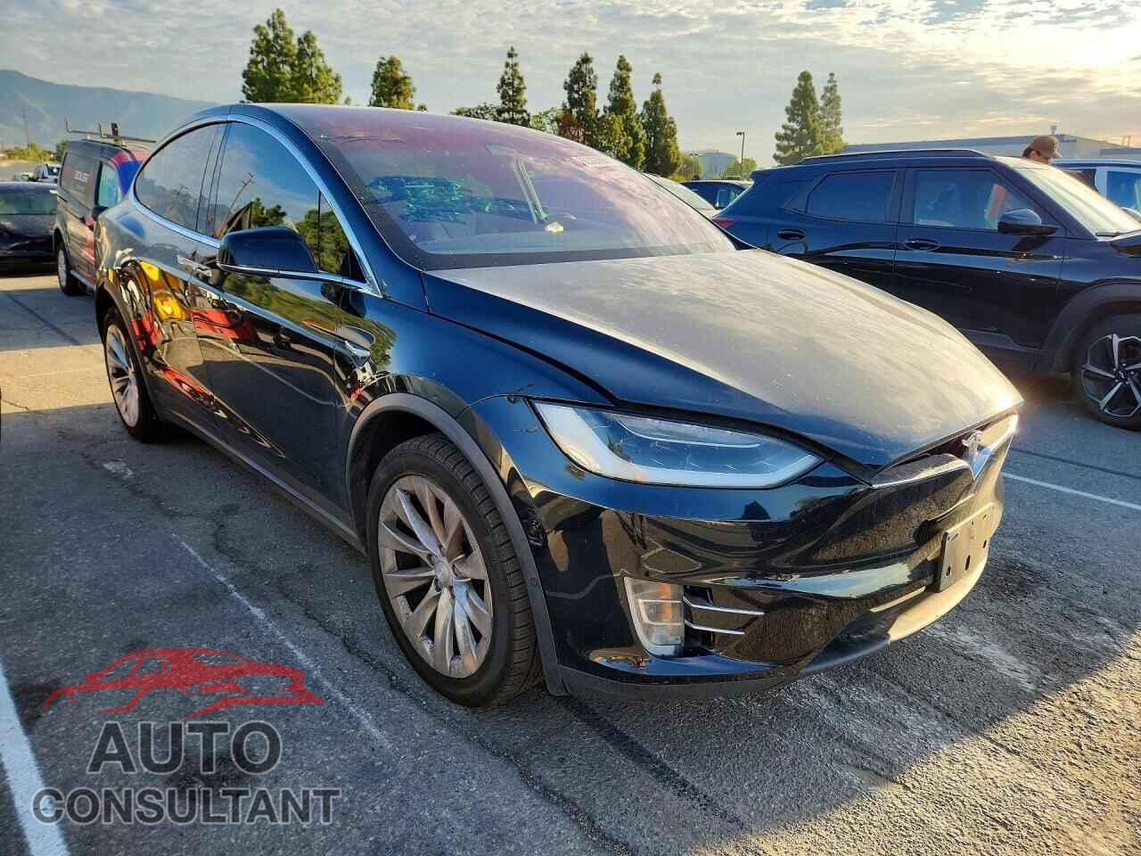 TESLA MODEL X 2017 - 5YJXCAE28HF060238
