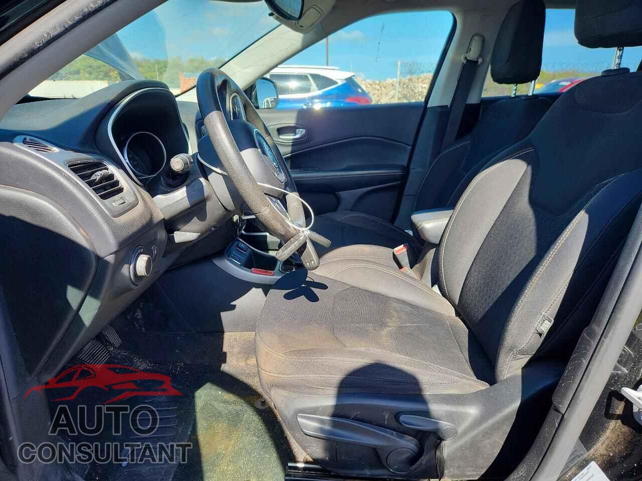 JEEP COMPASS 2017 - 3C4NJCAB4HT658214