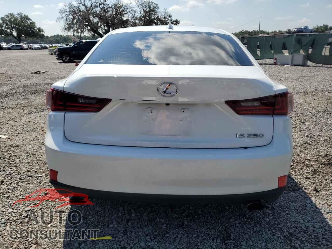 LEXUS IS 2014 - JTHBF1D27E5028640