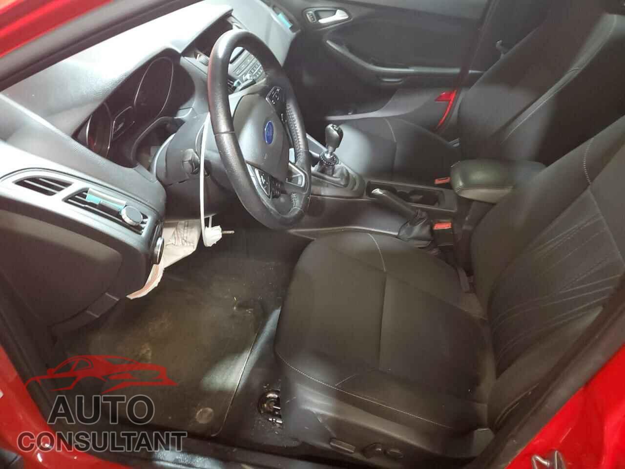 FORD FOCUS 2015 - 1FADP3FE5FL200211
