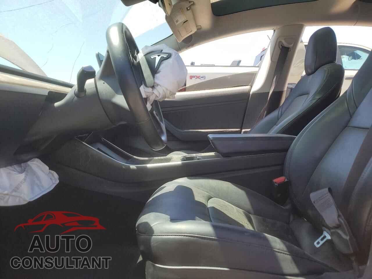 TESLA MODEL 3 2018 - 5YJ3E1EA2JF040105