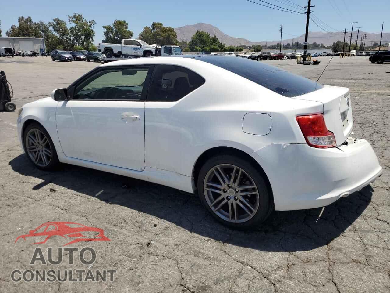 TOYOTA SCION 2013 - JTKJF5C72D3065146