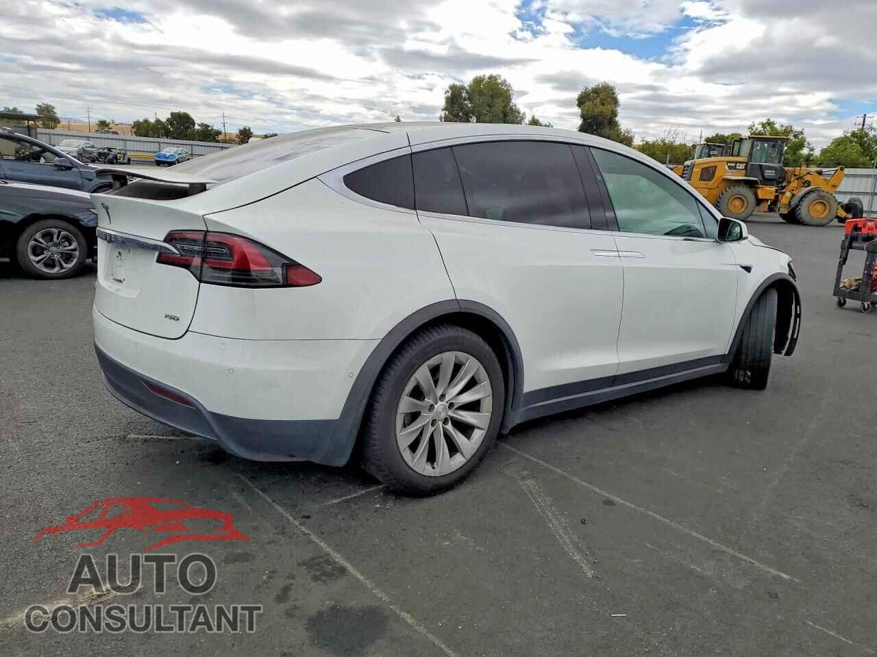 TESLA MODEL X 2018 - 5YJXCAE20JF104660