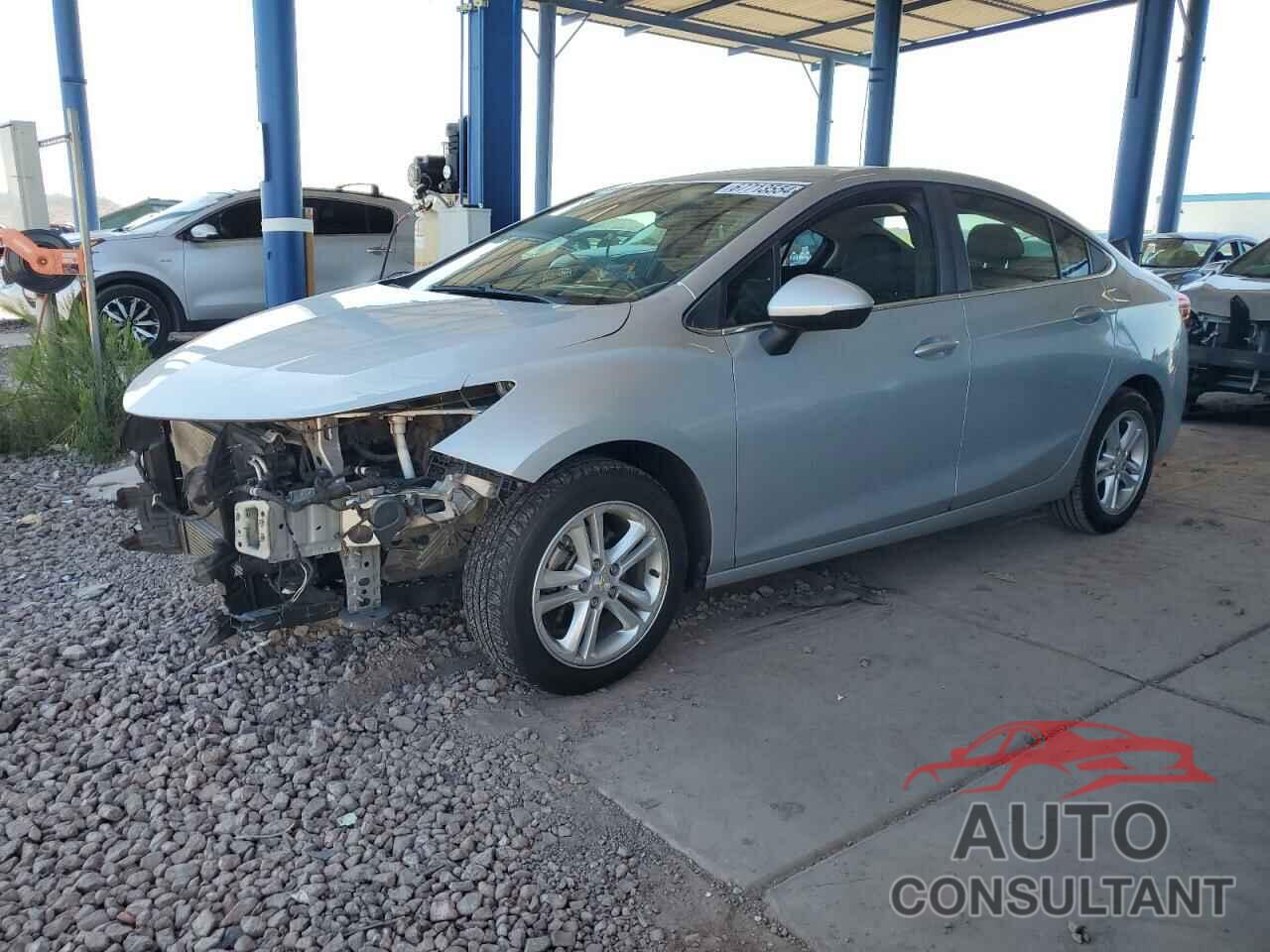 CHEVROLET CRUZE 2018 - 1G1BE5SMXJ7152585