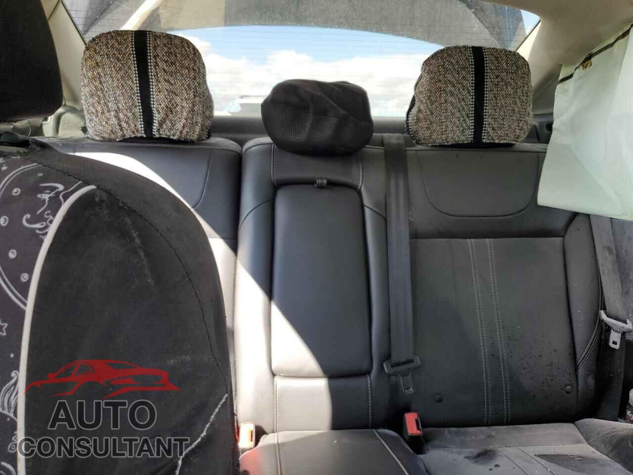 FORD FOCUS 2014 - 1FADP3F2XEL321367