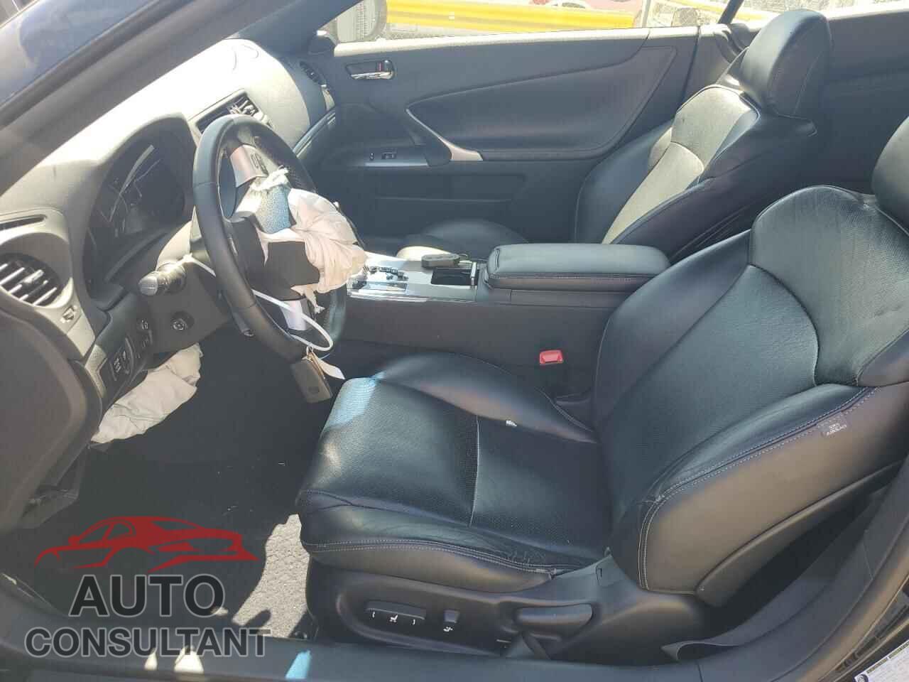 LEXUS IS 2014 - JTHFE2C24E2510141