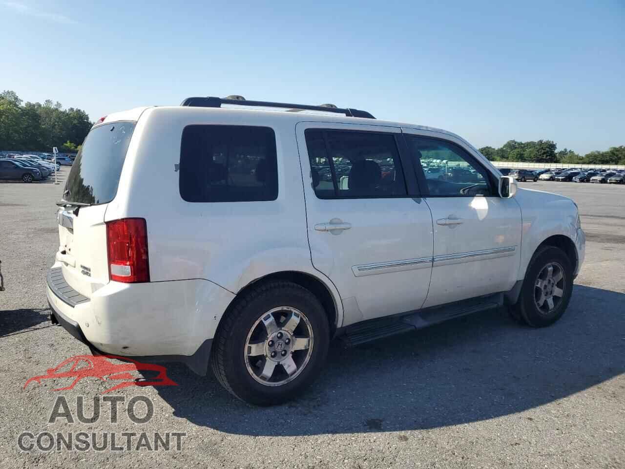 HONDA PILOT 2011 - 5FNYF4H96BB026280